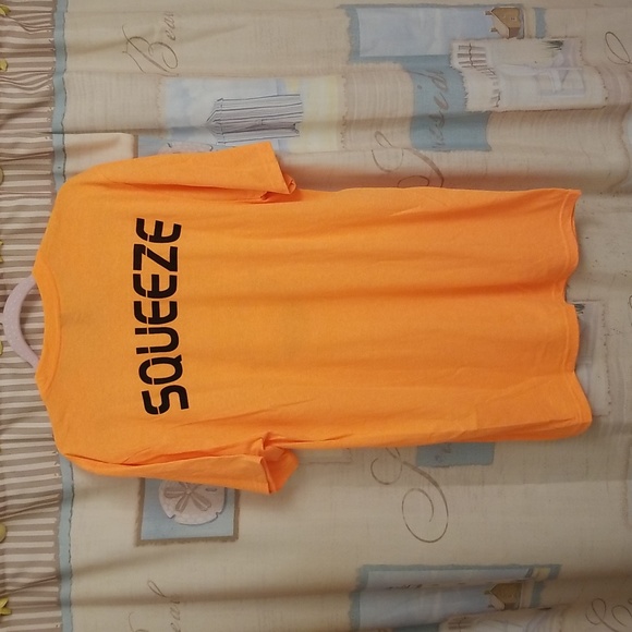 💪😁District Workout Tee Unisex - Picture 3 of 6